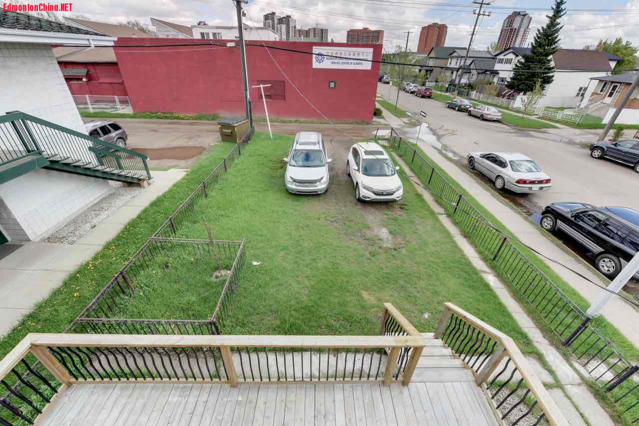 16 Backyard.jpg