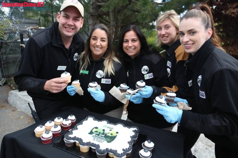 toronto-zoo-staff.JPG